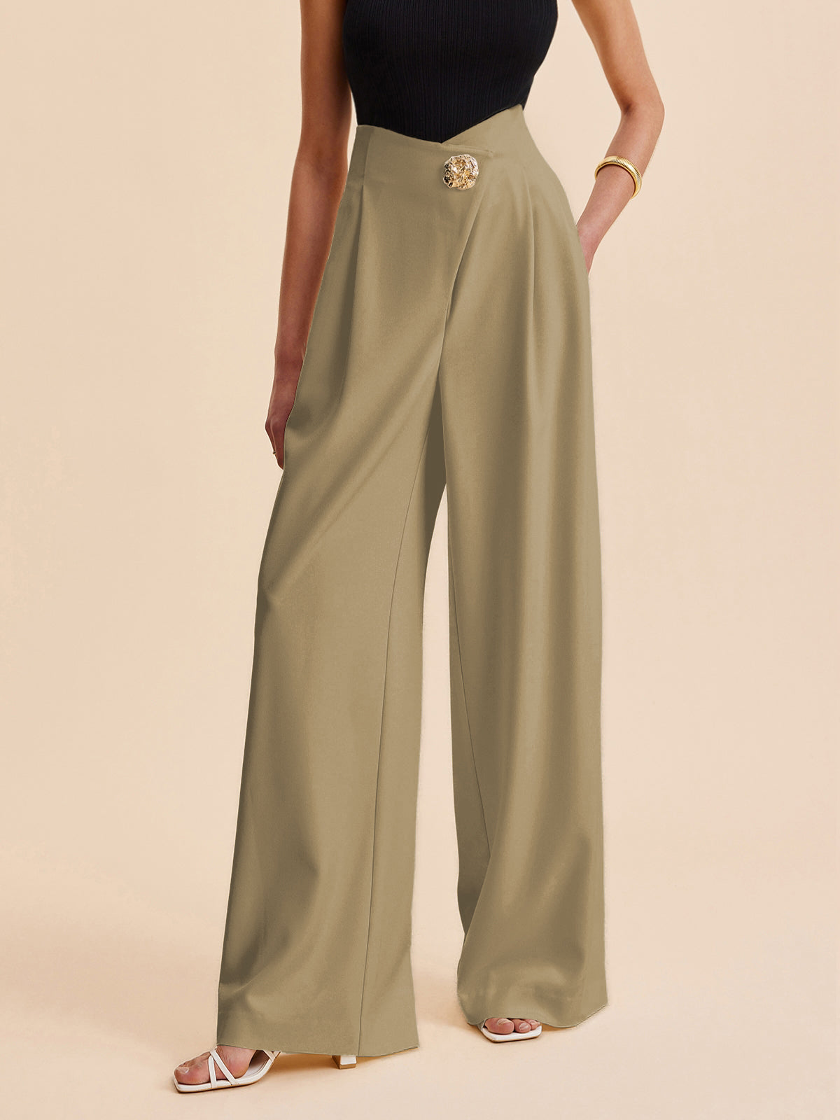 Gia | Chic High-Waisted Wide-Leg Trousers with Gold Button Detail