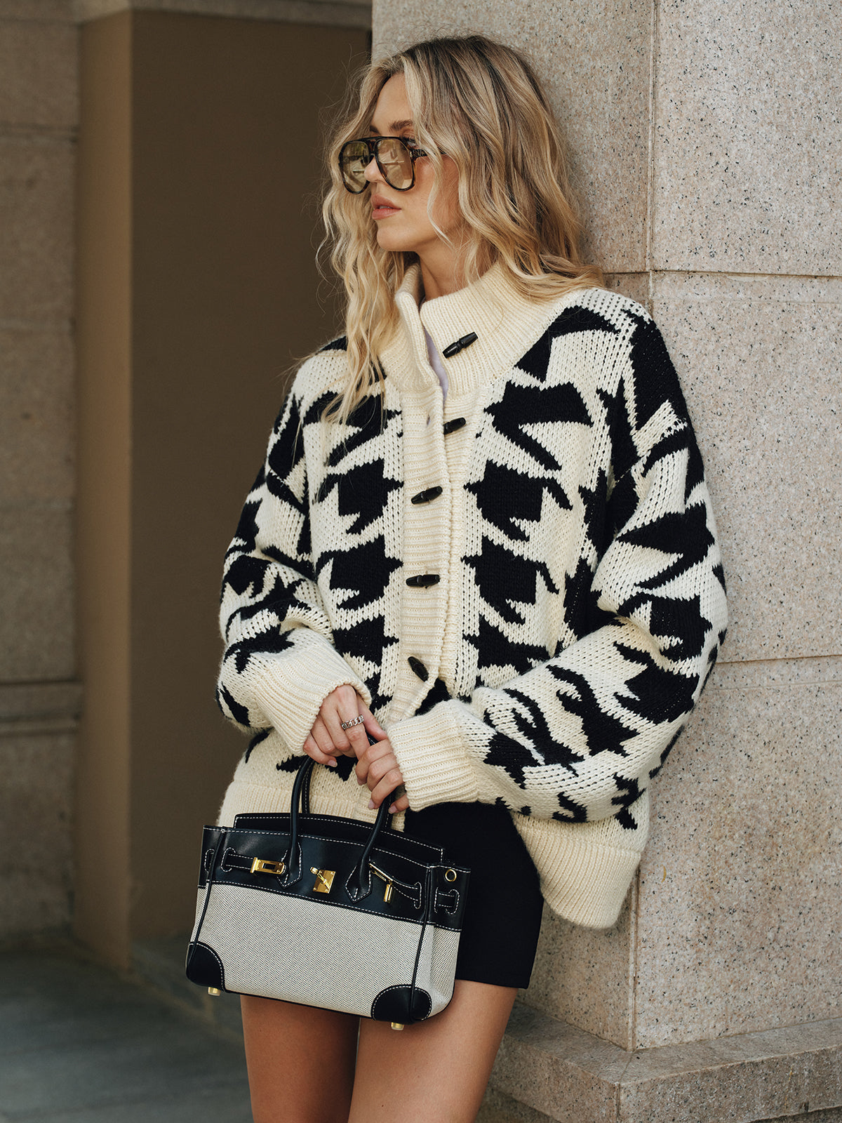 Ginie | Women's Cozy Knitted Cardigan - Stylish Black and White Design