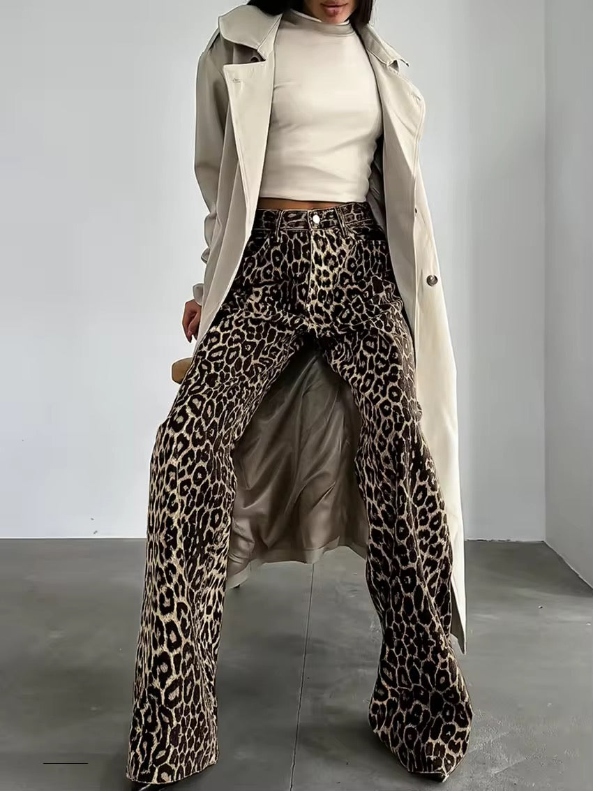 Fallon | Stylish Straight-Leg Jeans in Trendy Leopard Print