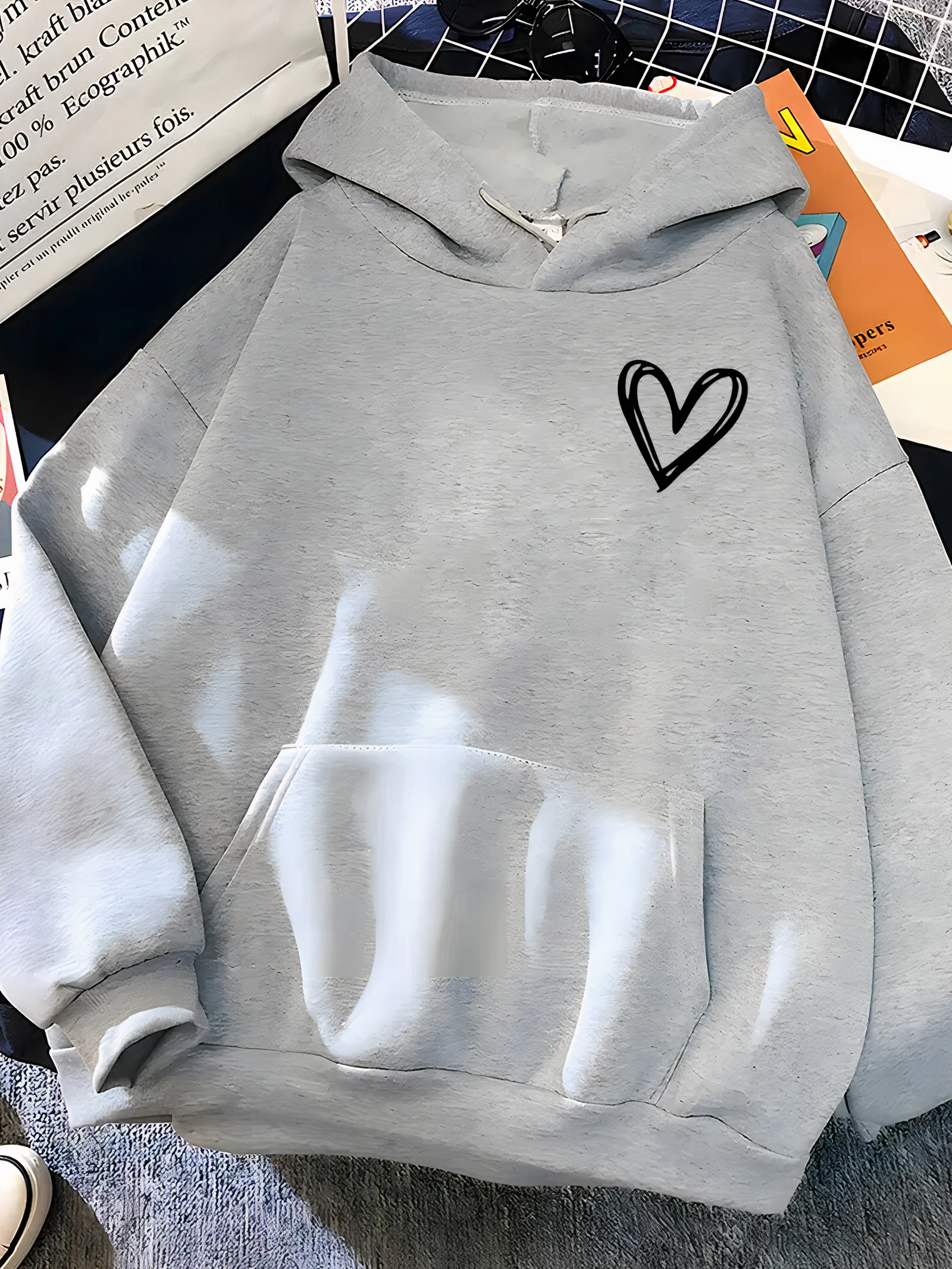 Saylor | Women's Cozy Hoodie - Chic Heart Design