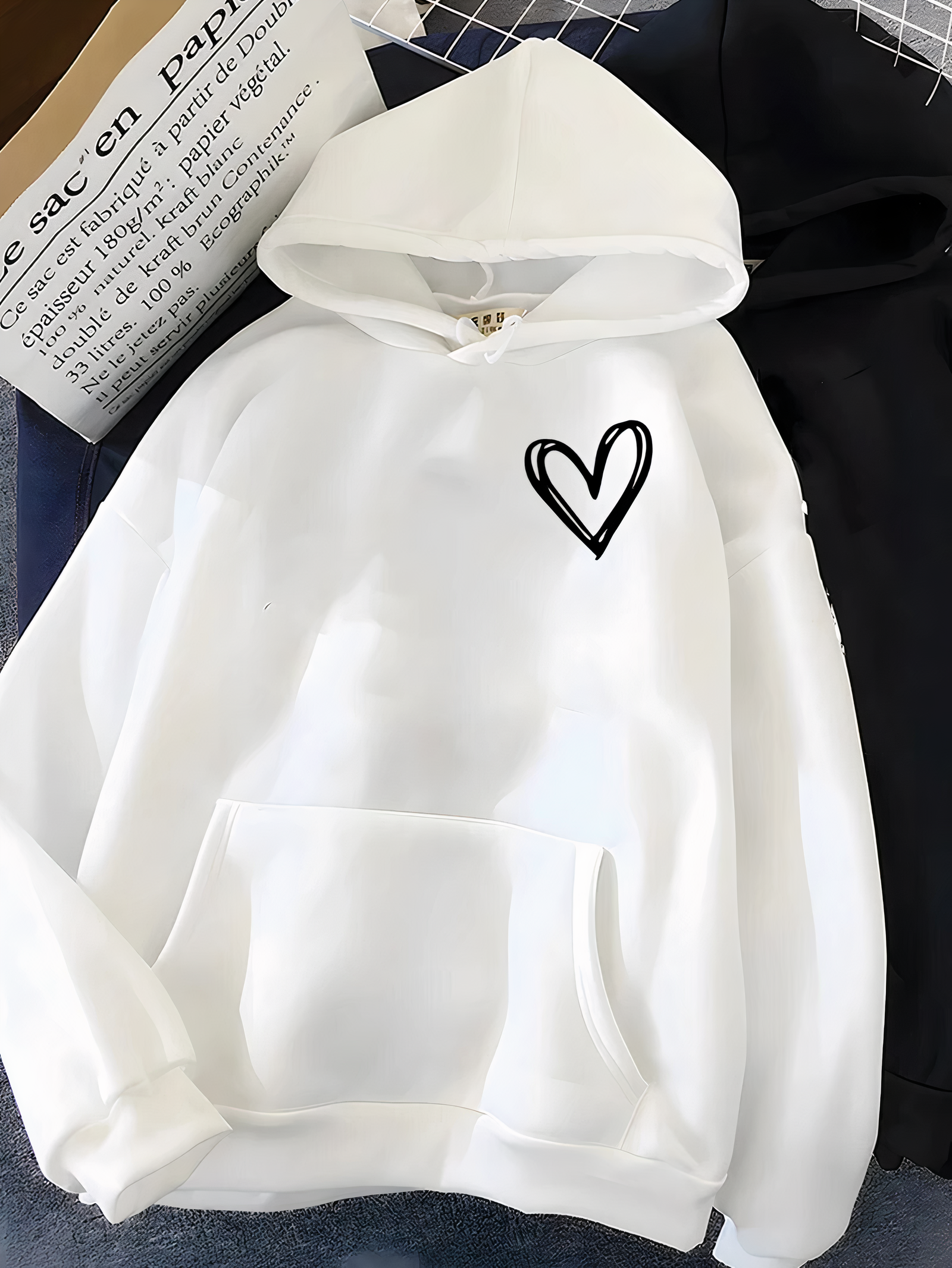 Saylor | Women's Cozy Hoodie - Chic Heart Design
