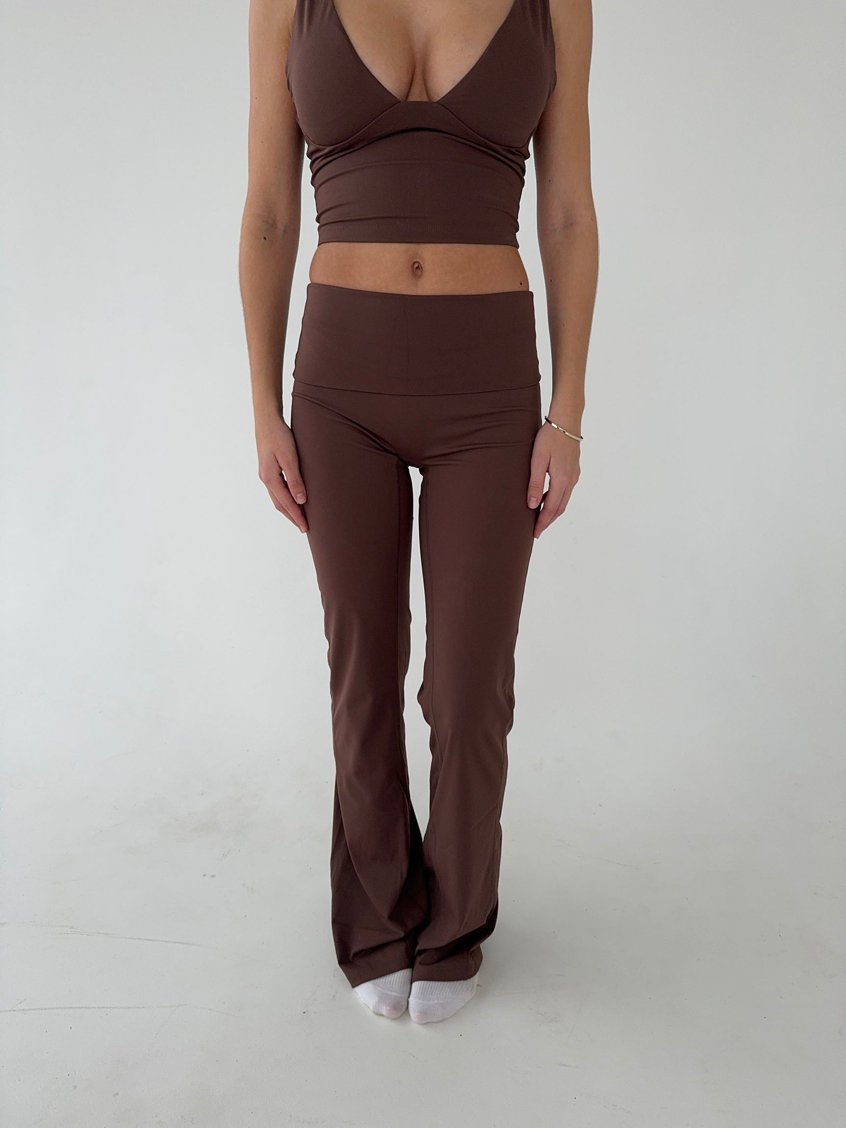 Dounia | Brown High-Waisted Flared Leggings – Ultimate Stretch & Comfort