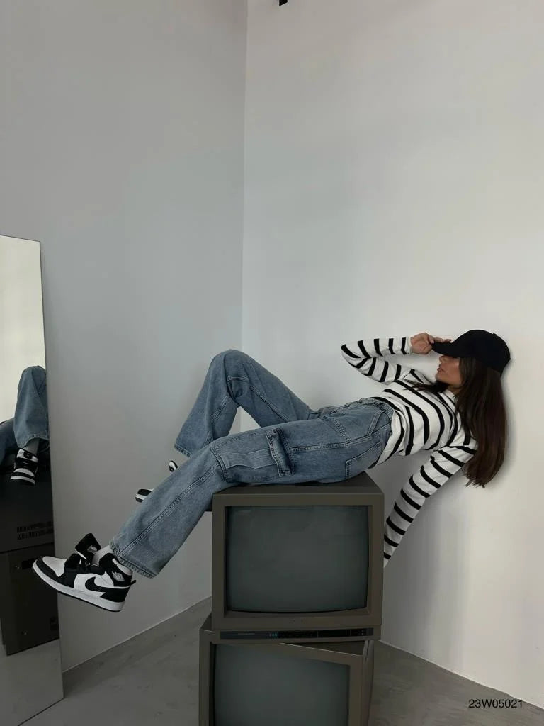 Felda | Low Rise Straight Fit Cargo Jeans with Pockets