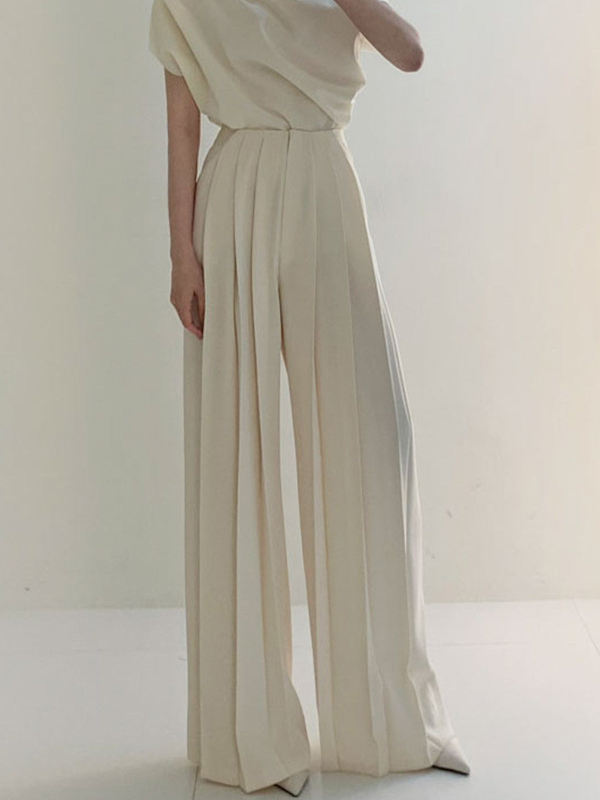 Ilyse | Wide-Leg High Waist Pleated Trousers