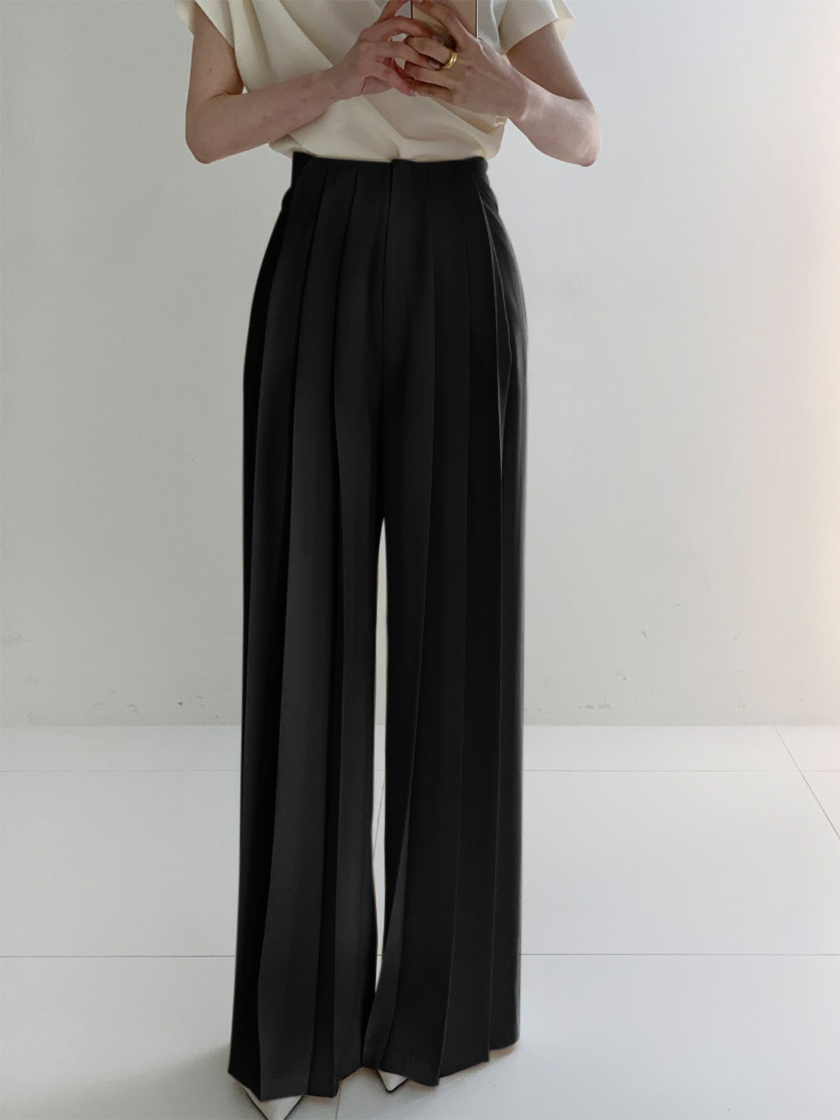 Ilyse | Wide-Leg High Waist Pleated Trousers