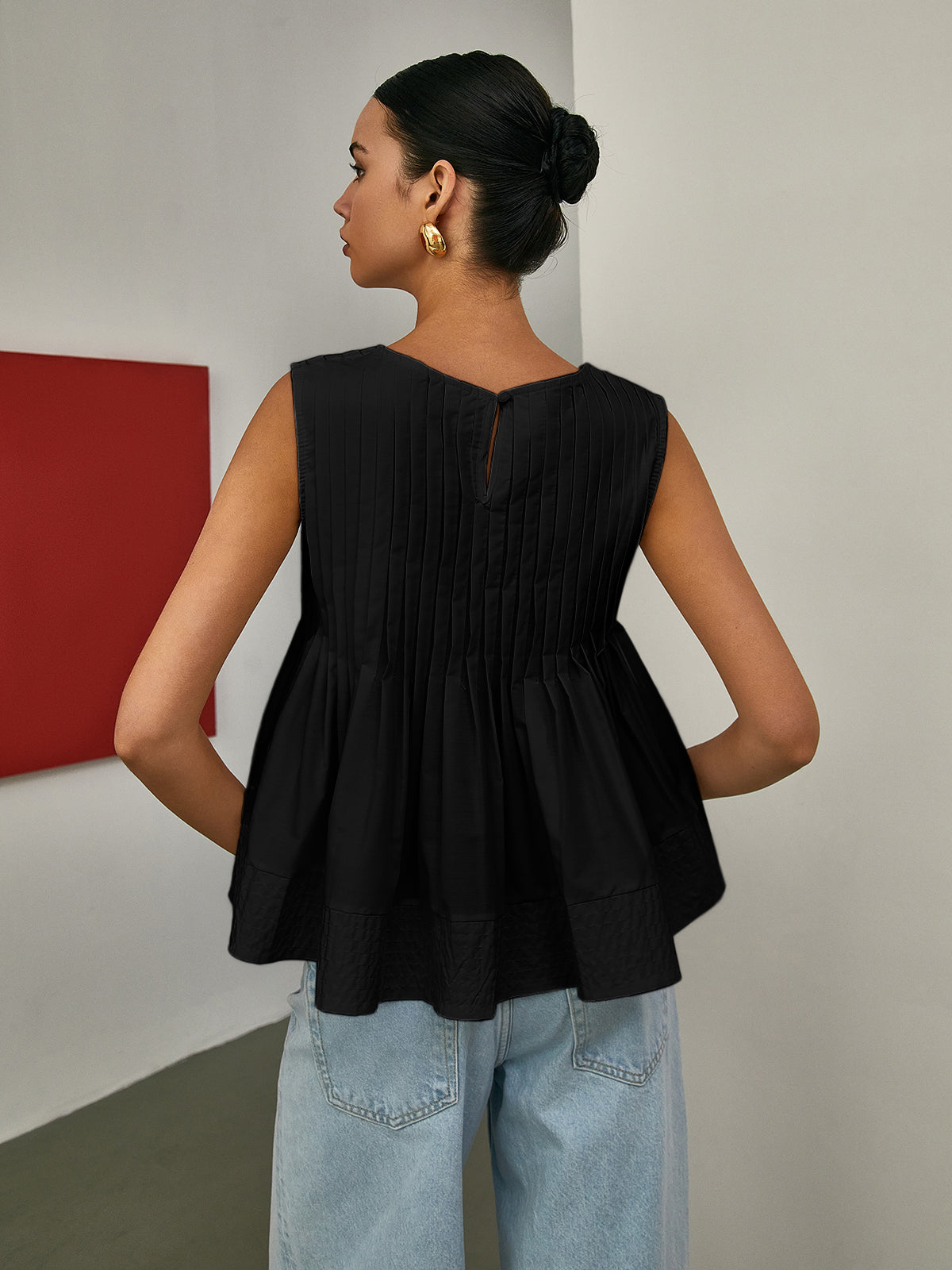 Rosalyn | Women's Sleeveless Cotton Blouse with Pleated Design