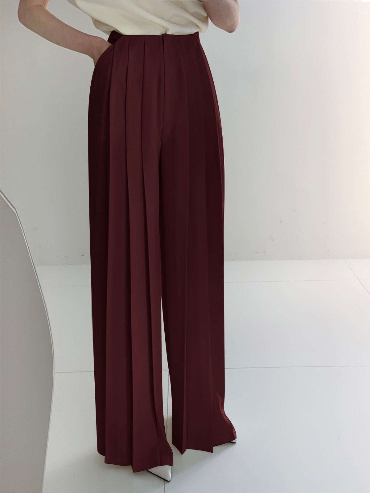 Ilyse | Wide-Leg High Waist Pleated Trousers