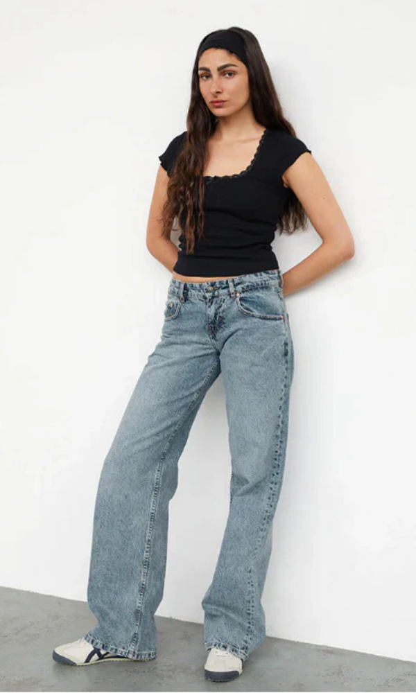 Roja | Trendy Women's Low Rise Straight-Leg Jeans