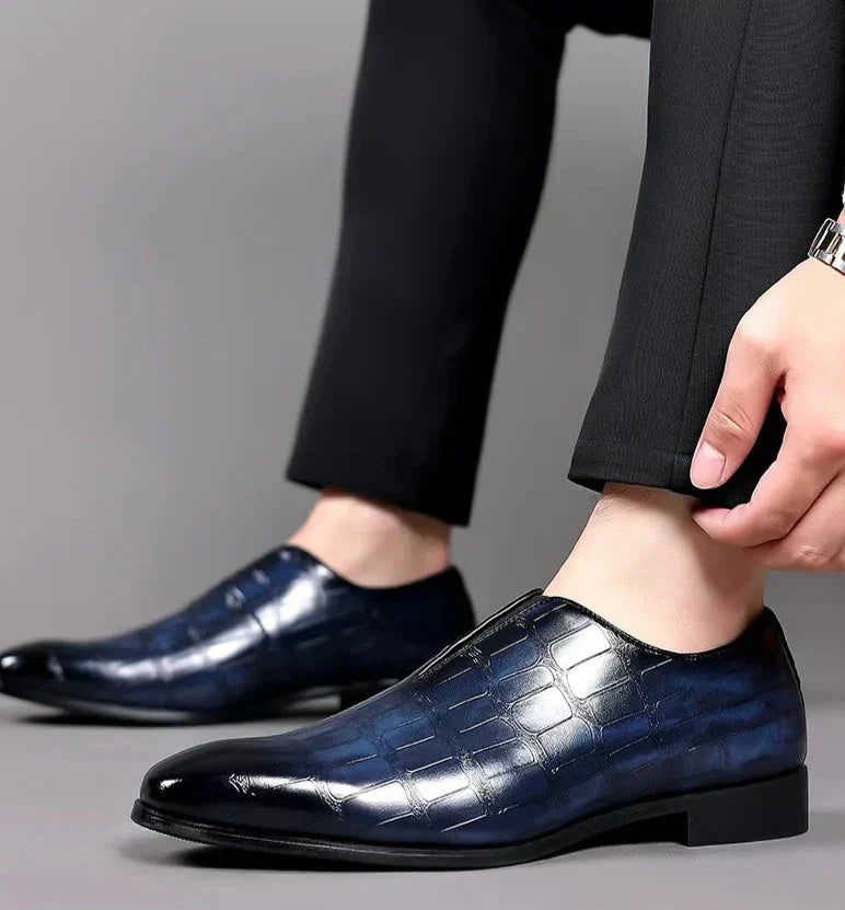 Noah™ - Stylish Leather Loafers Featuring an Elegant Stone Design