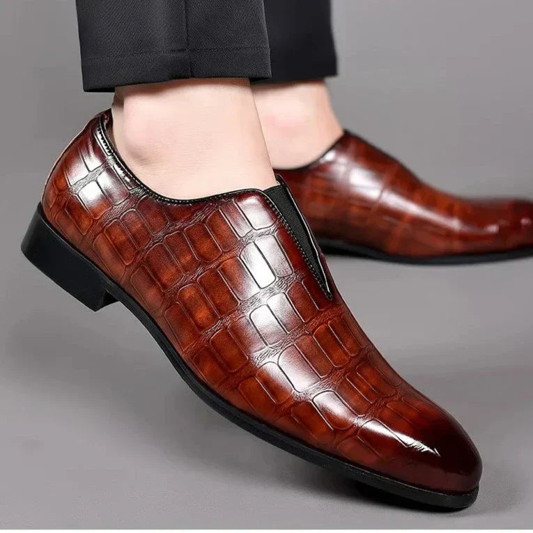 Noah™ - Stylish Leather Loafers Featuring an Elegant Stone Design