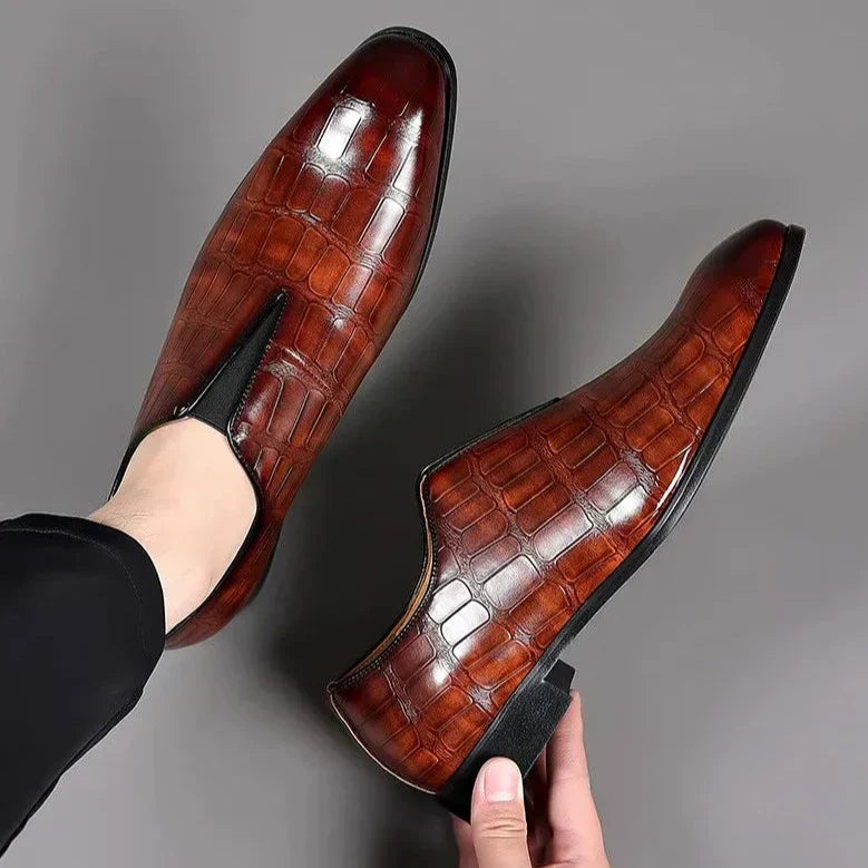 Noah™ - Stylish Leather Loafers Featuring an Elegant Stone Design