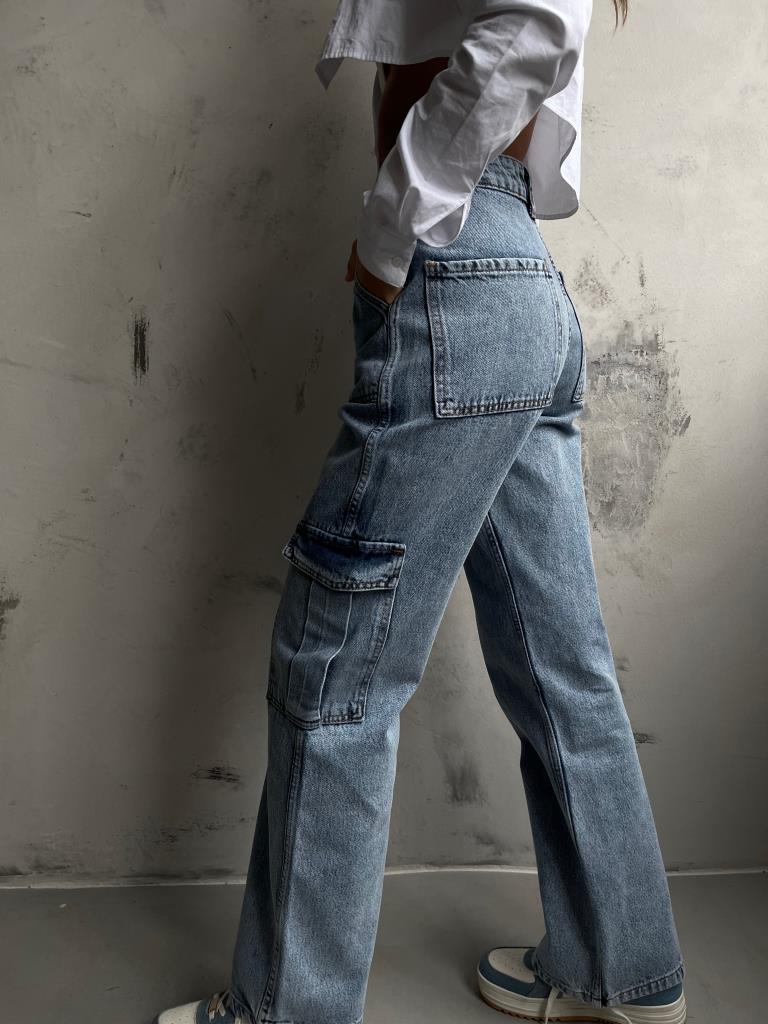 Felda | Low Rise Straight Fit Cargo Jeans with Pockets