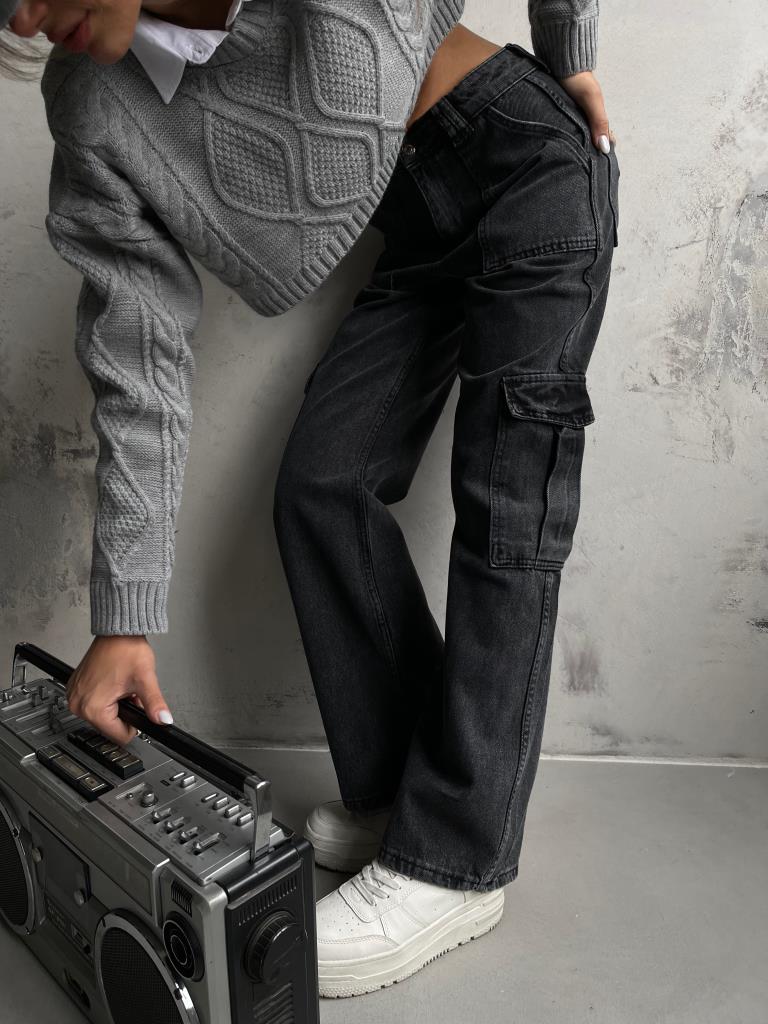 Felda | Low Rise Straight Fit Cargo Jeans with Pockets